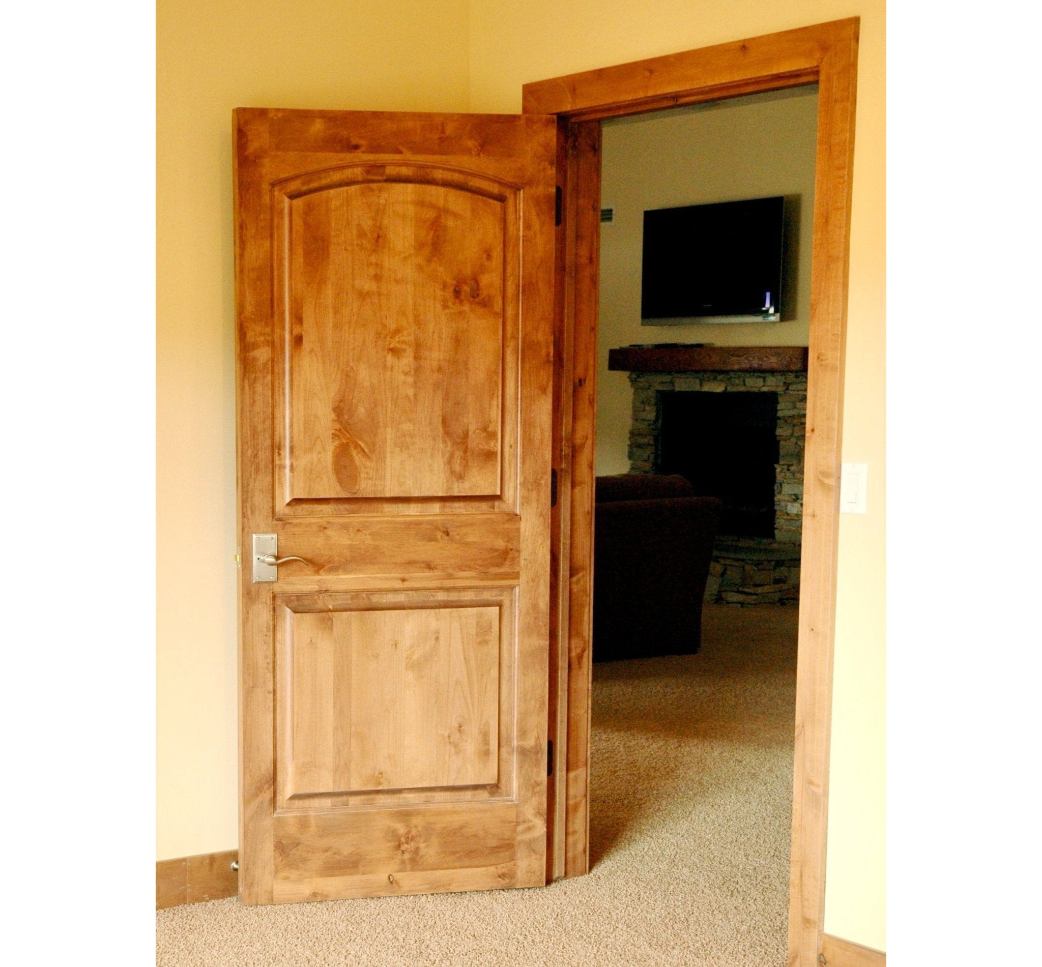 Rustic Knotty Alder Arch Top Interior Door - Krosswood