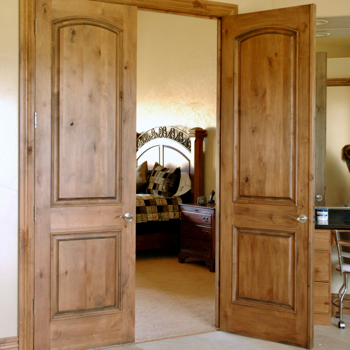 Knotty Alder Wood Arch Top Interior Double Closet Door | Krosswood ...